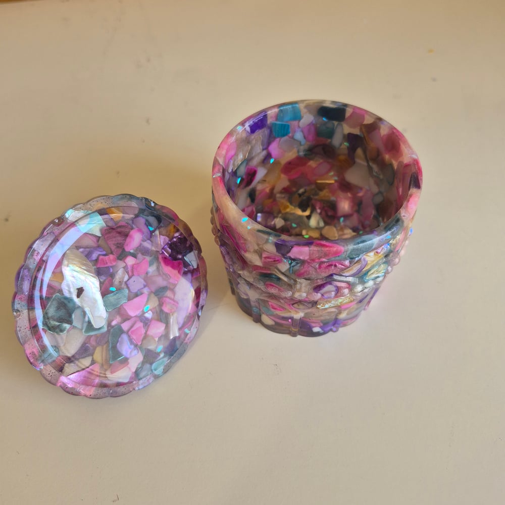 Multi color shell trinket jars