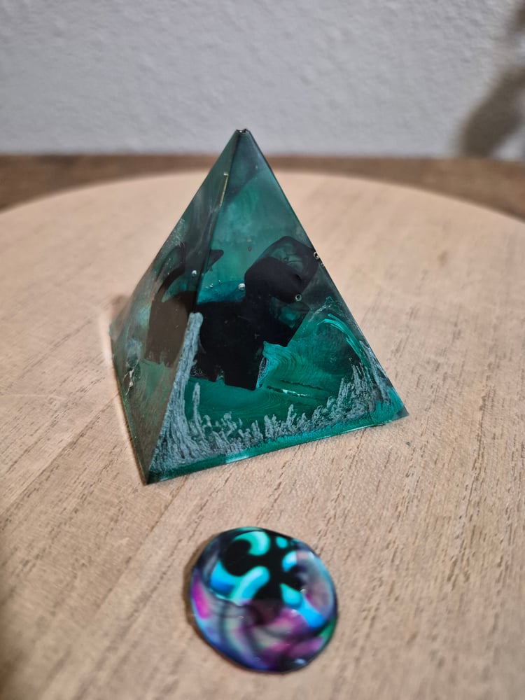Pyramid Dinosaur Diorama 